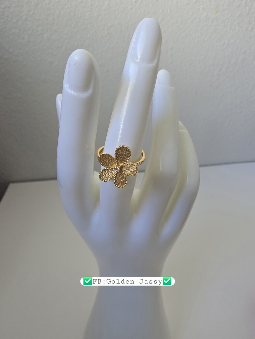 18K Real Gold Flower w/ Stone Ring 6